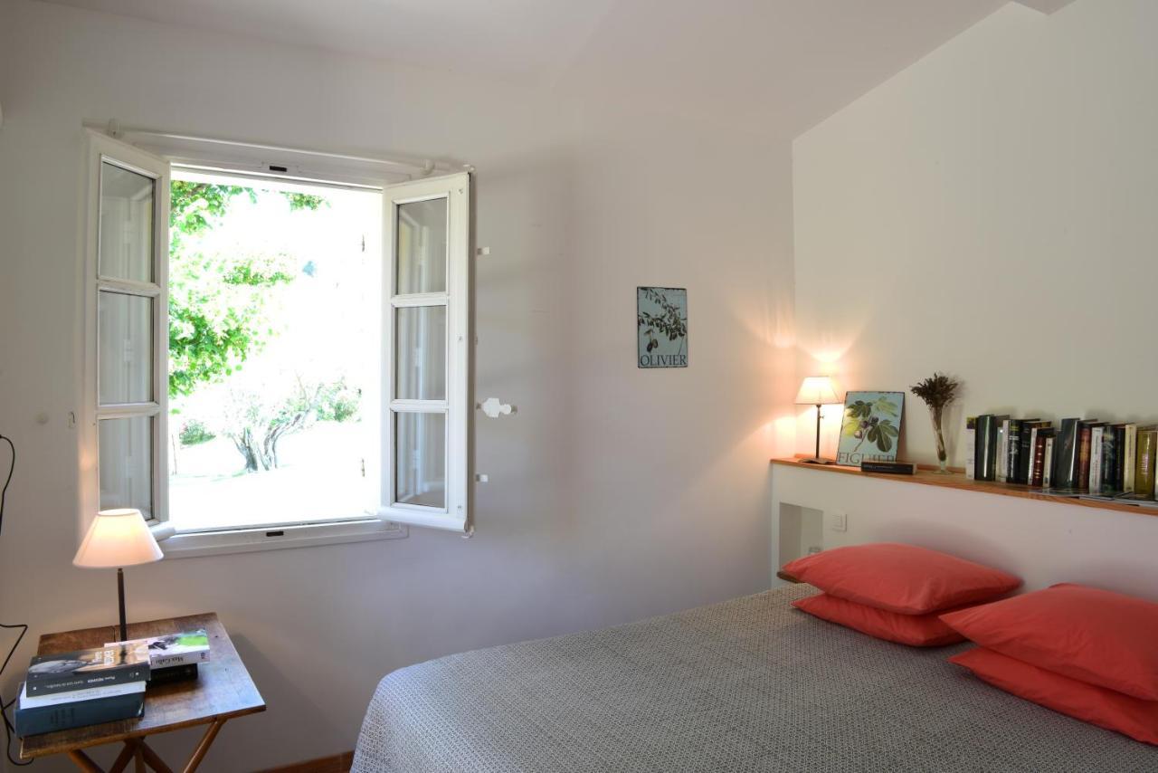Domaine De La Font Des Peres - Teritoria Hotel Le Beausset Bagian luar foto