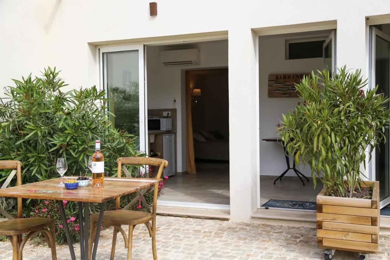 Domaine De La Font Des Peres - Teritoria Hotel Le Beausset Bagian luar foto