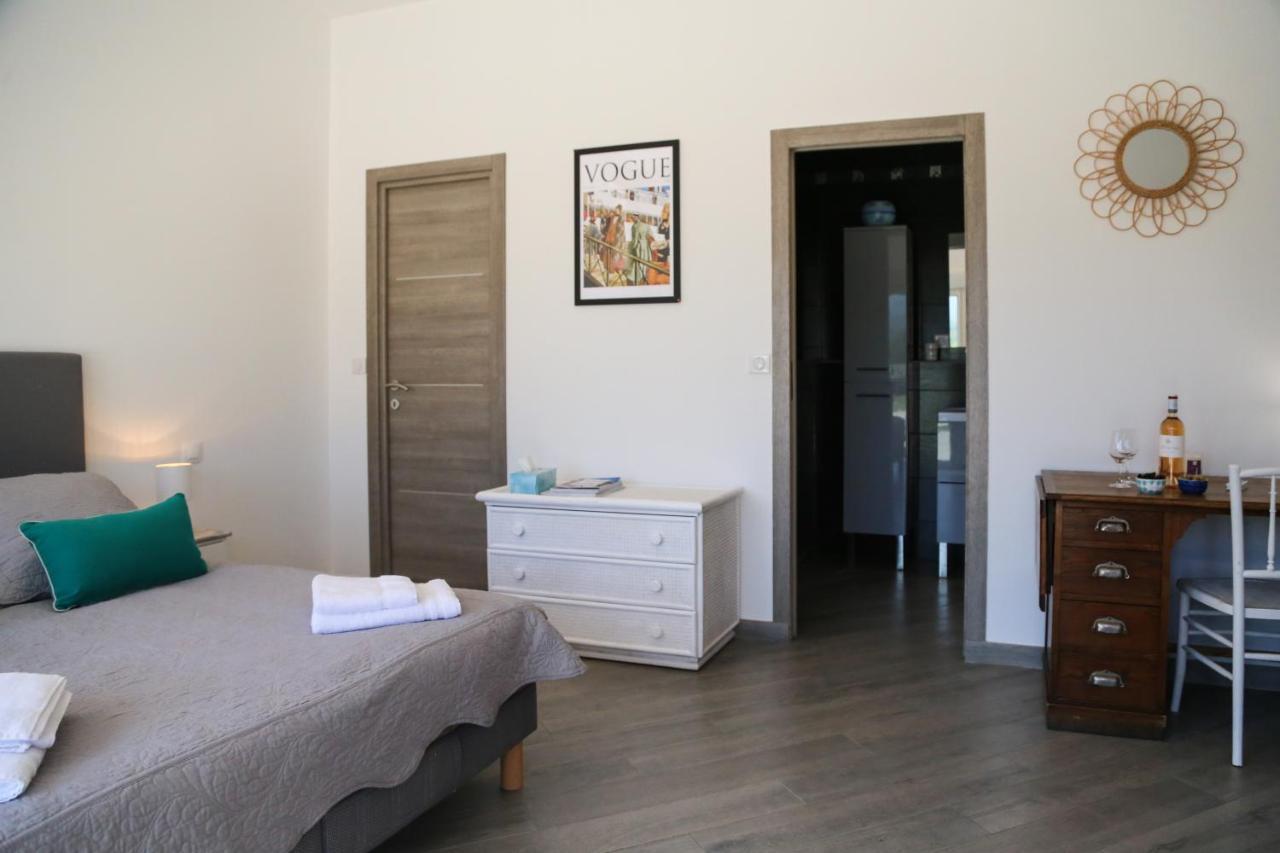 Domaine De La Font Des Peres - Teritoria Hotel Le Beausset Bagian luar foto